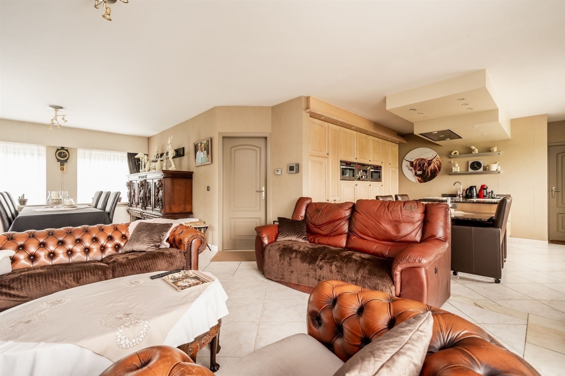 Zeer rustig gelegen villa op een perceel van 3.626 m² foto 6