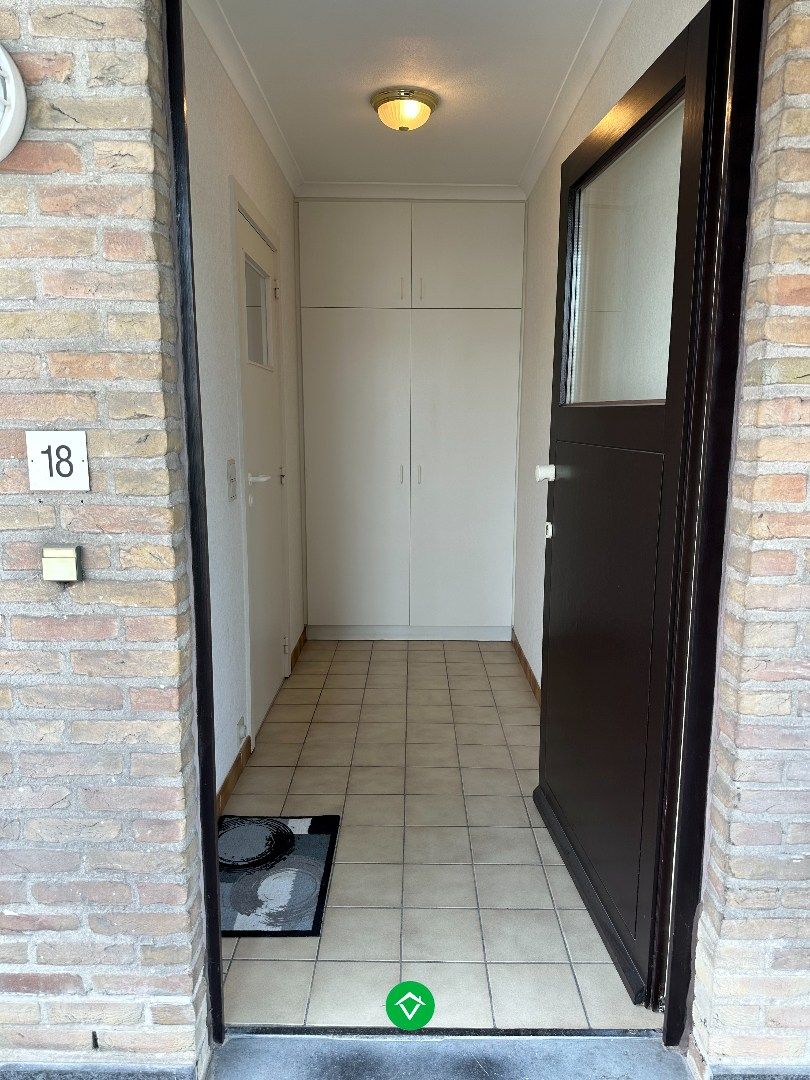 Gezellig 1-slaapkamer appartement met 2 terrassen in hartje Koekelare foto 4