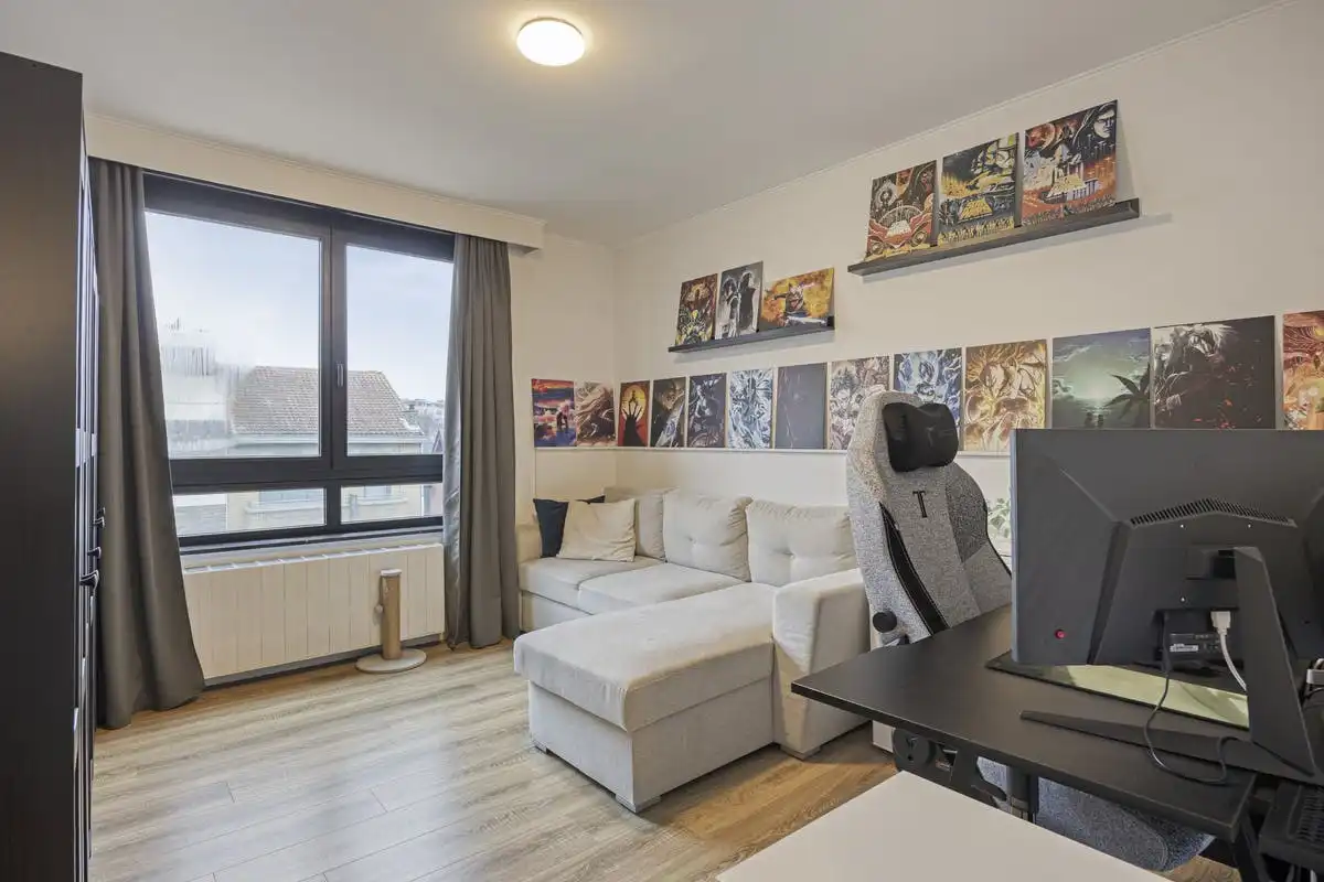 Instapklaar 2-slaapkamer appartement nabij centrum Hasselt foto 12