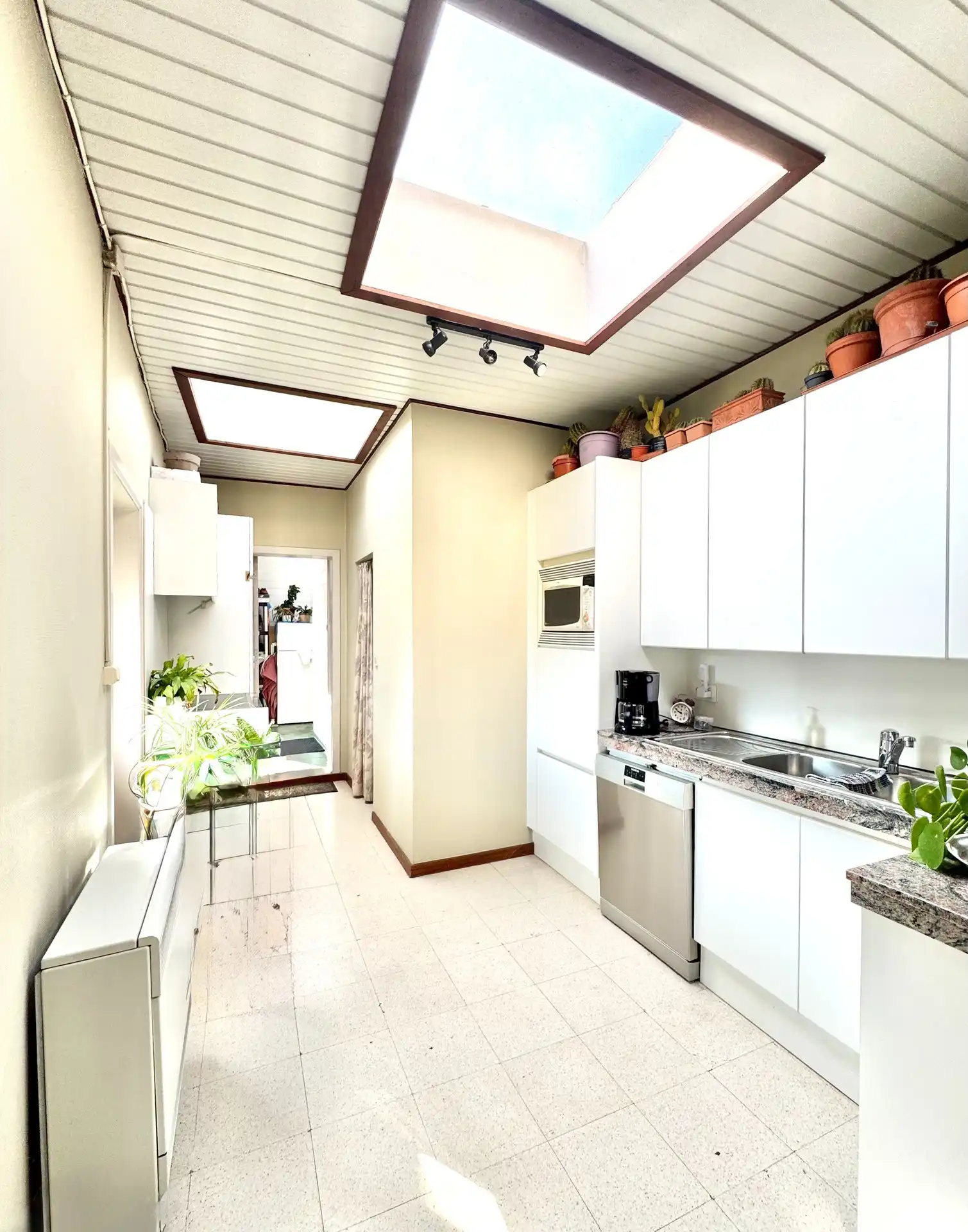 2 WONINGEN | TUIN | 5 SLAAPKAMERS | GARAGES | 1.121 M² foto 21
