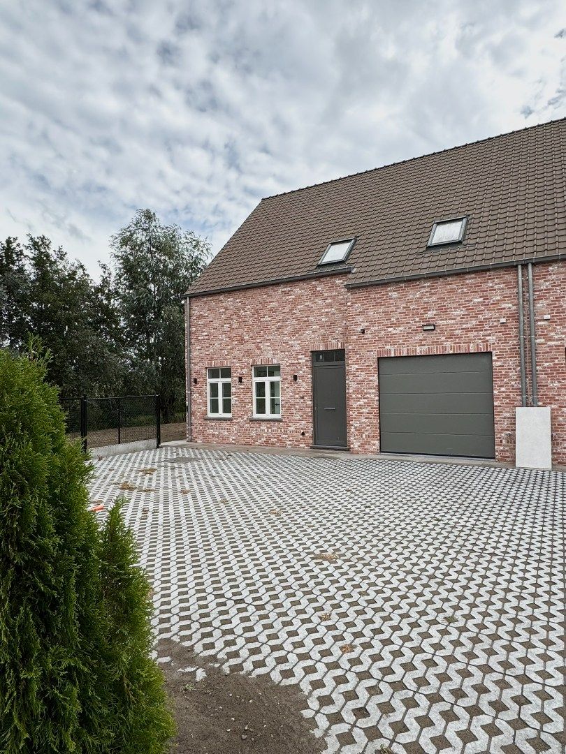 BEZOEKDAG VOLZET - Ruime nieuwbouwwoning in Kalken  foto {{pictureIndex}}