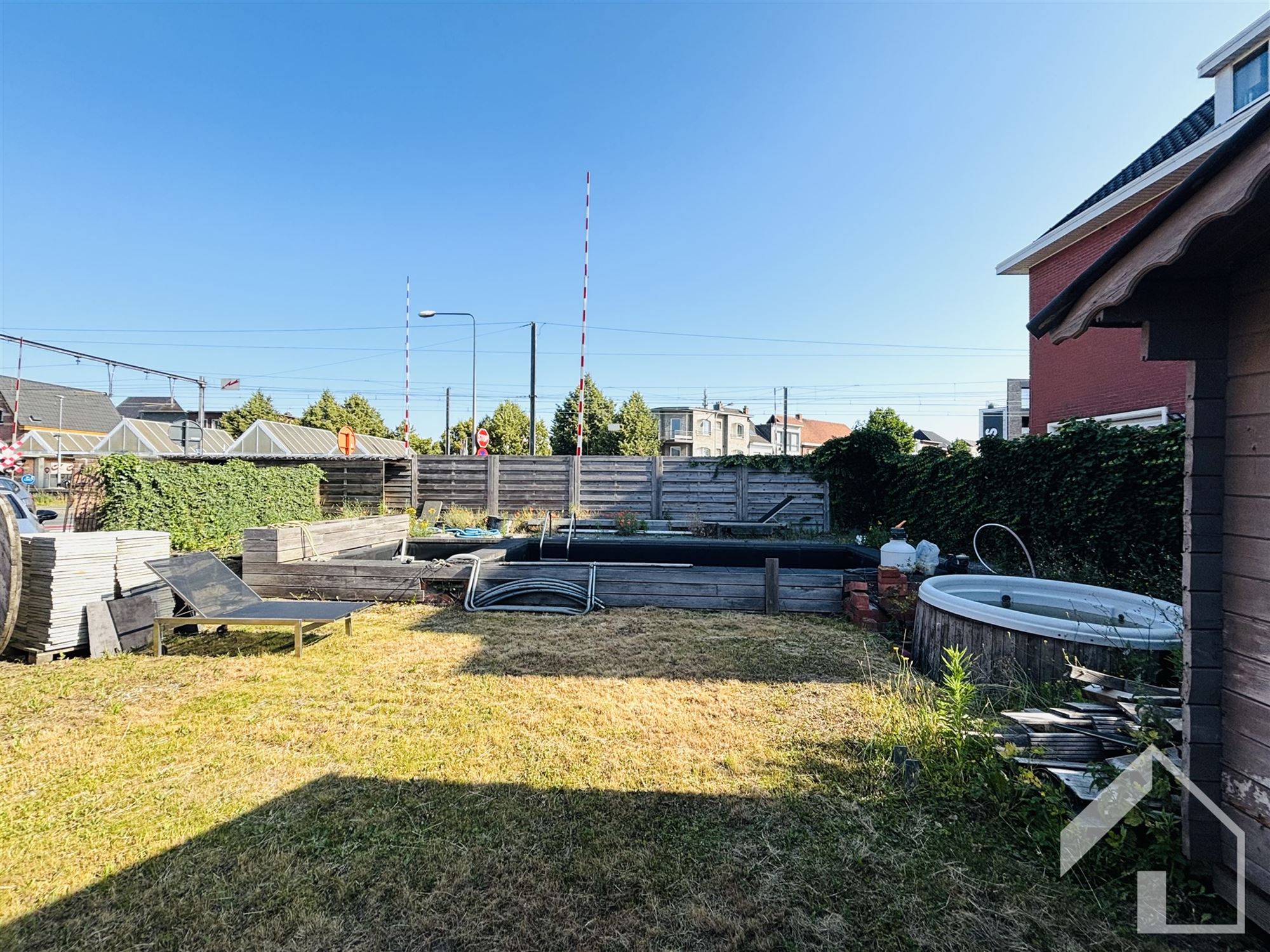 Gedeeltelijk gerenoveerde woning in het centrum van Nijlen foto 12