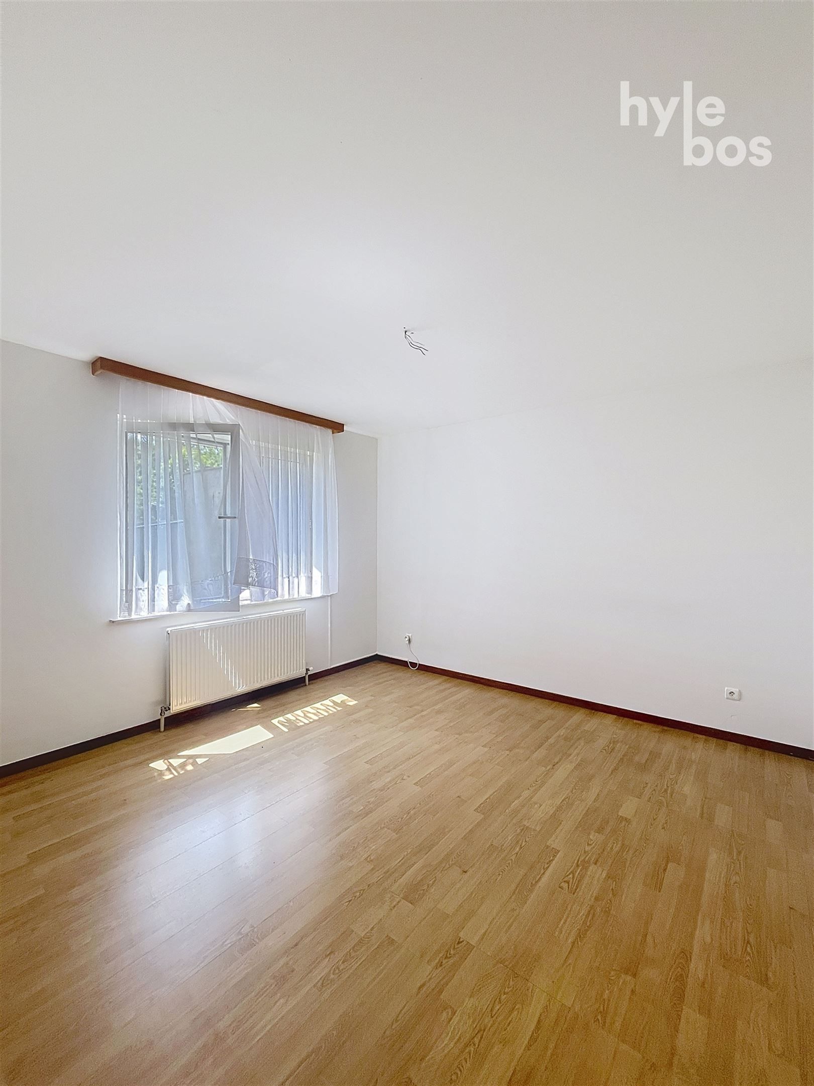 Gelijkvloers 3 slaapkamer appartement met tuin en garage foto 10