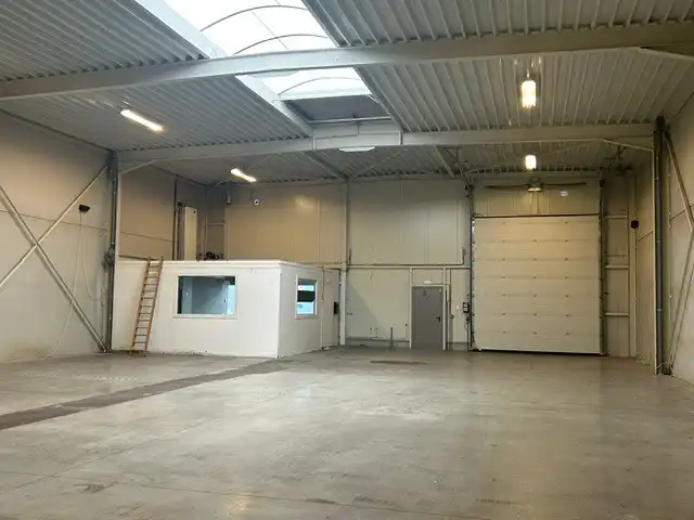 Multifunctionele bedrijfsunit met parking foto 5