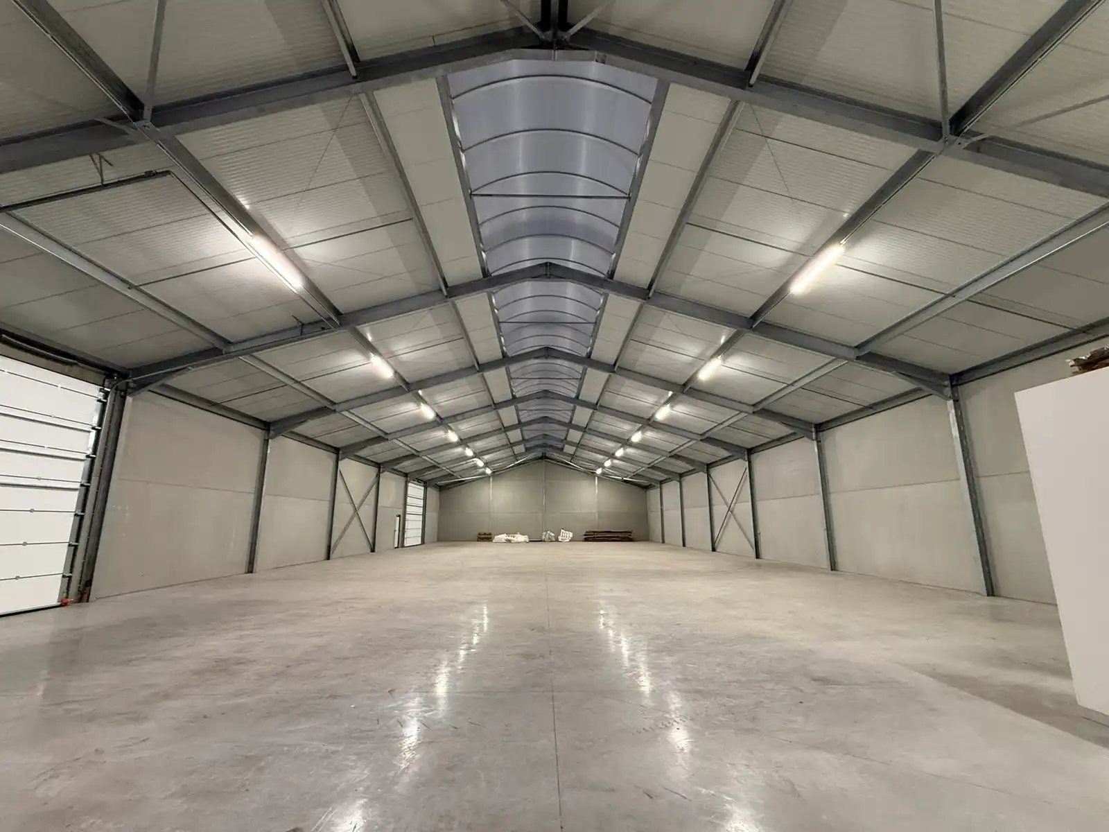 Nieuwe opslagruimte van 480m² te huur in Lichtervelde foto 5