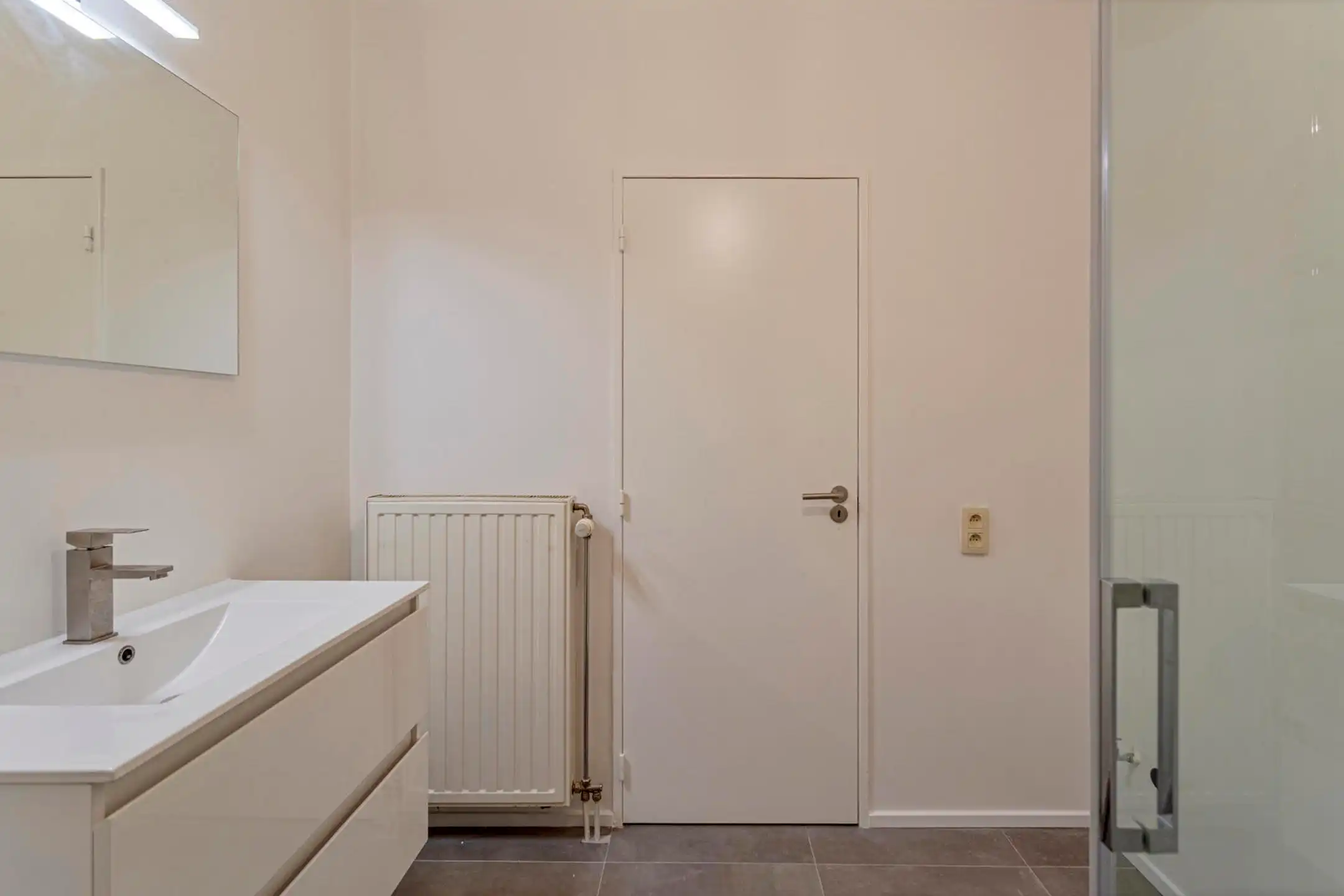 Recent gerenoveerd 2 slaapkamerappartement te Aarschot foto 11