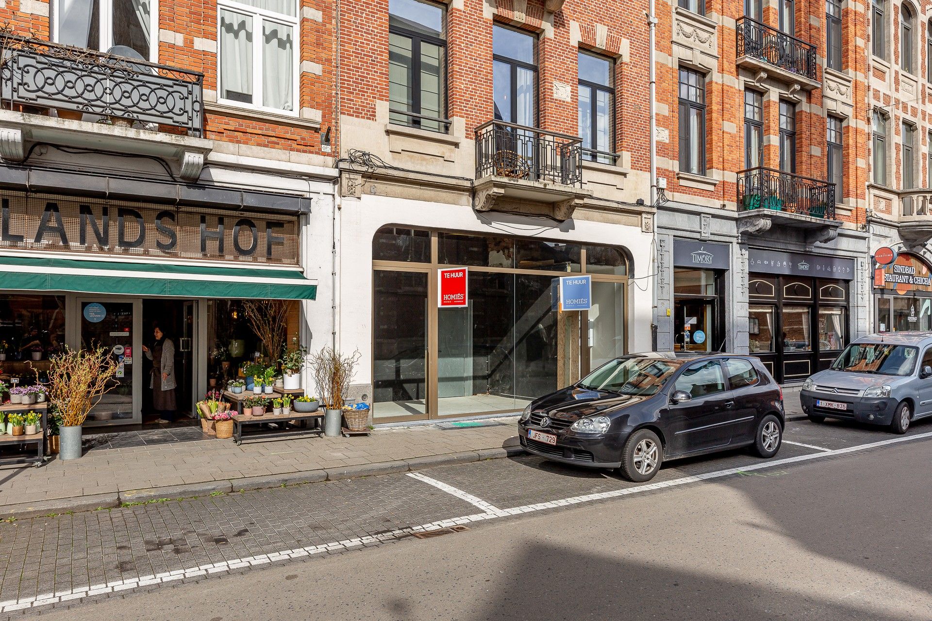 Commercieel gelijkvloers op optimale locatie foto {{pictureIndex}}
