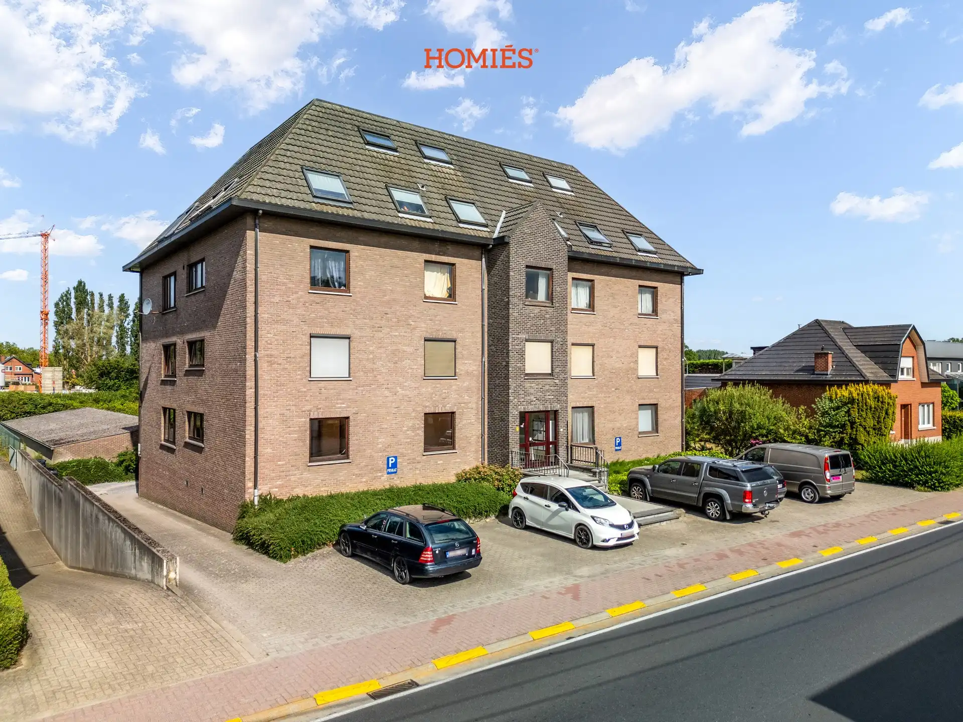 Instapklaar en vernieuwd 2-slaapkamerappartement met garage foto 18