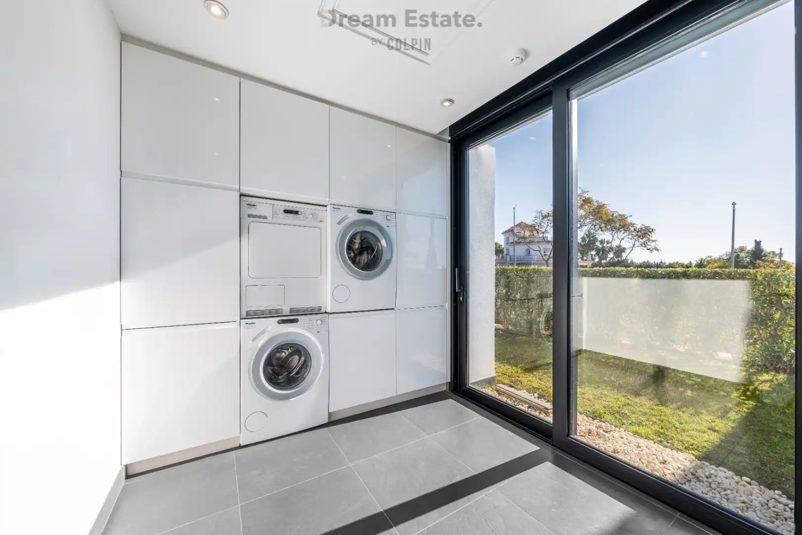 Prachtige villa met panoramisch uitzicht op zee te Los Flamingos Golf Resort, Benahavis. foto 18