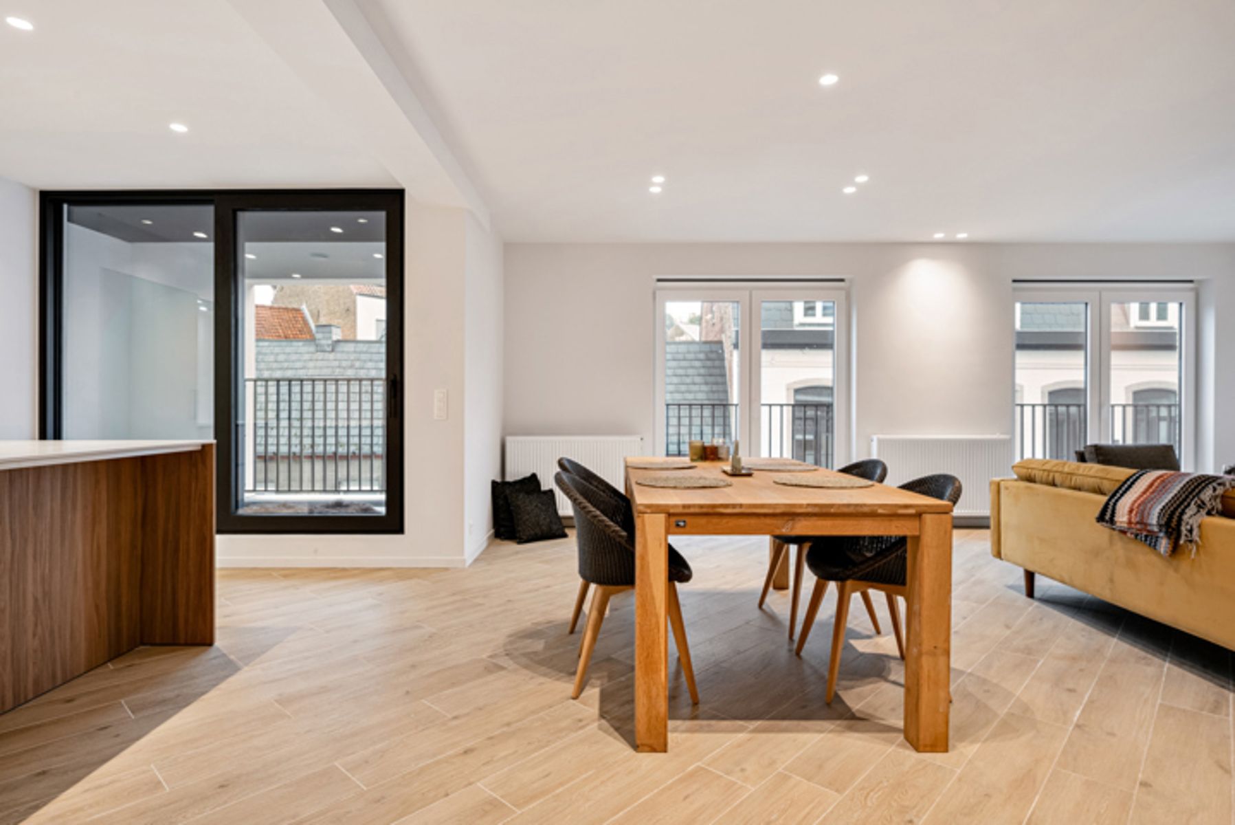 Stijlvol Nieuwbouwappartement te Huur in centrum foto 4