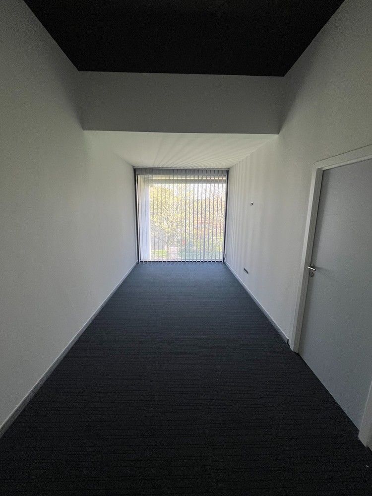 652m² kantoren foto 14