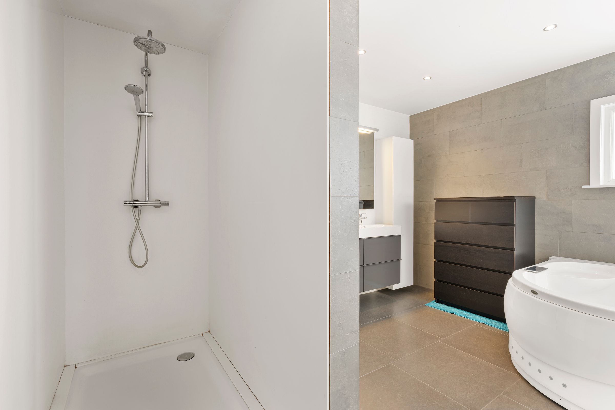 GERENOVEERD COMMERCIEEL PAND MET WOONST TOPLOCATIE foto 22