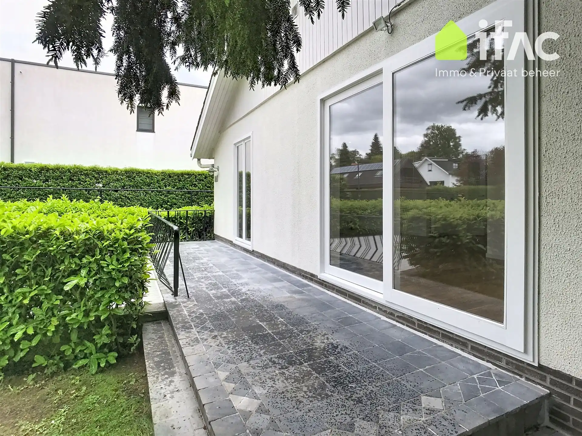 Residentieel gelegen villa foto 29