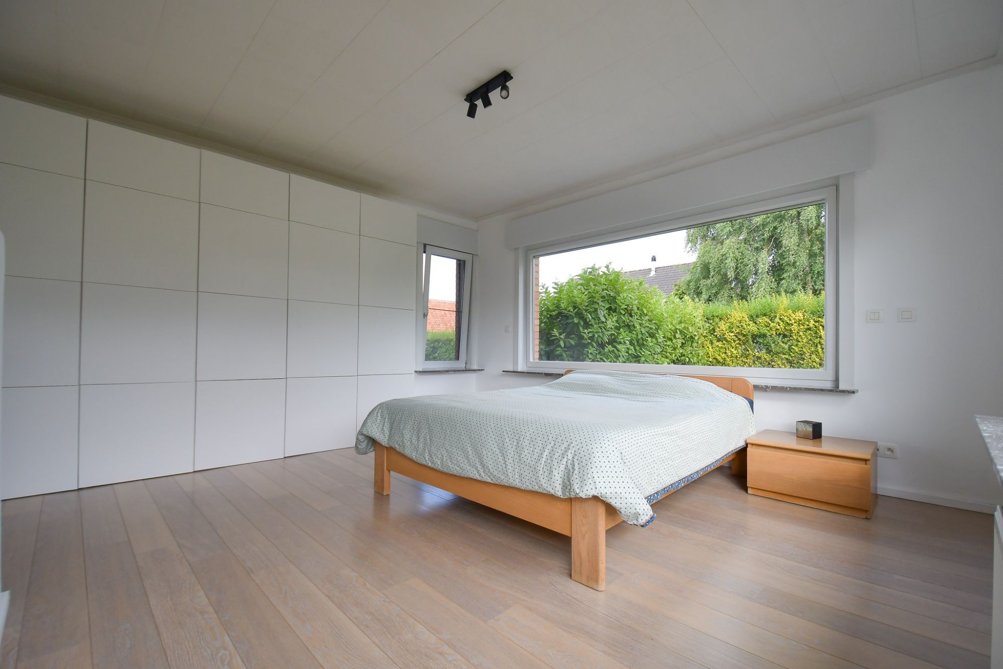 Trendy vernieuwde woning met uitbouw en grote tuin op uiterst rustige, doch centrale ligging. foto 17