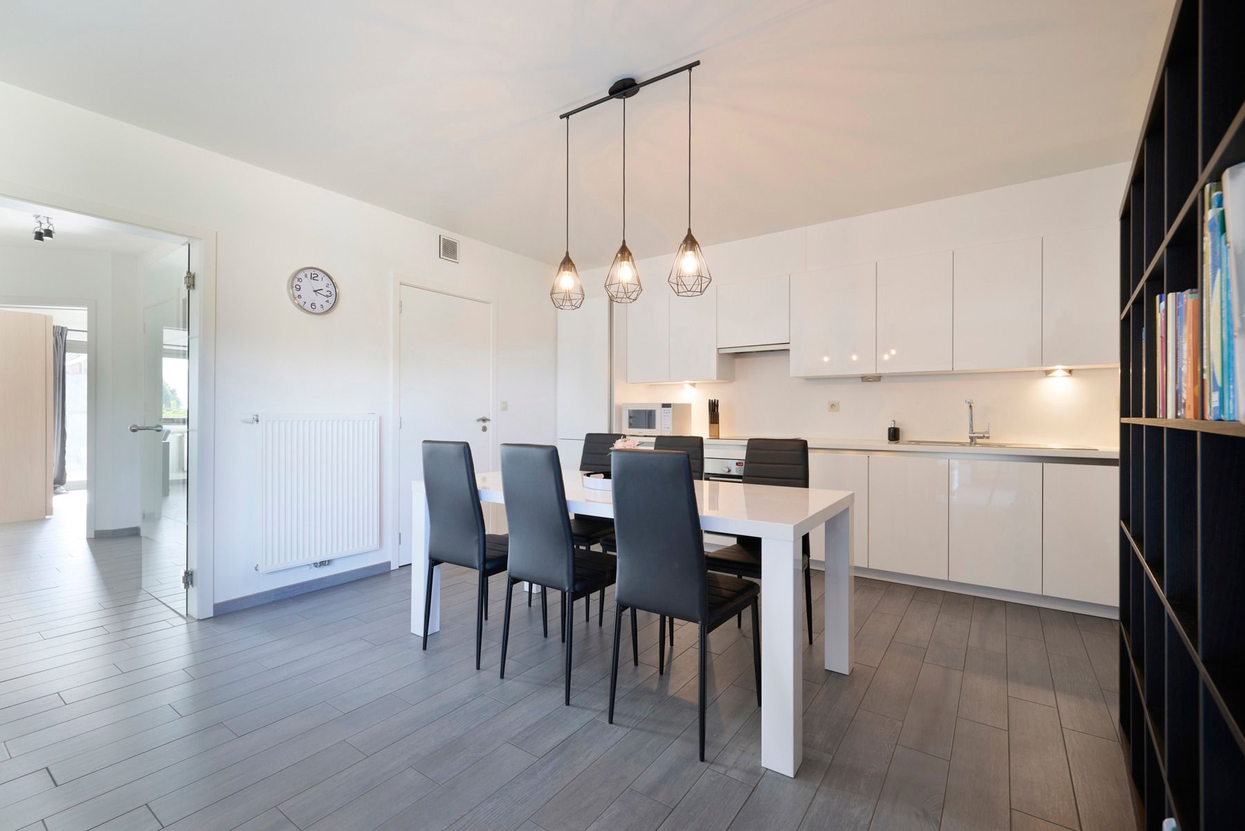 Klassevol 2 slaapkamerappartement met garage foto 3