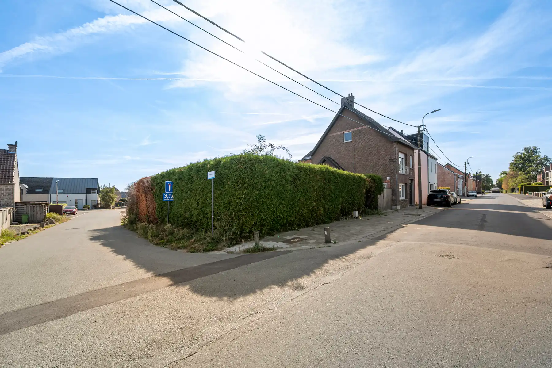 Woning met naastliggende bouwgrond foto 2