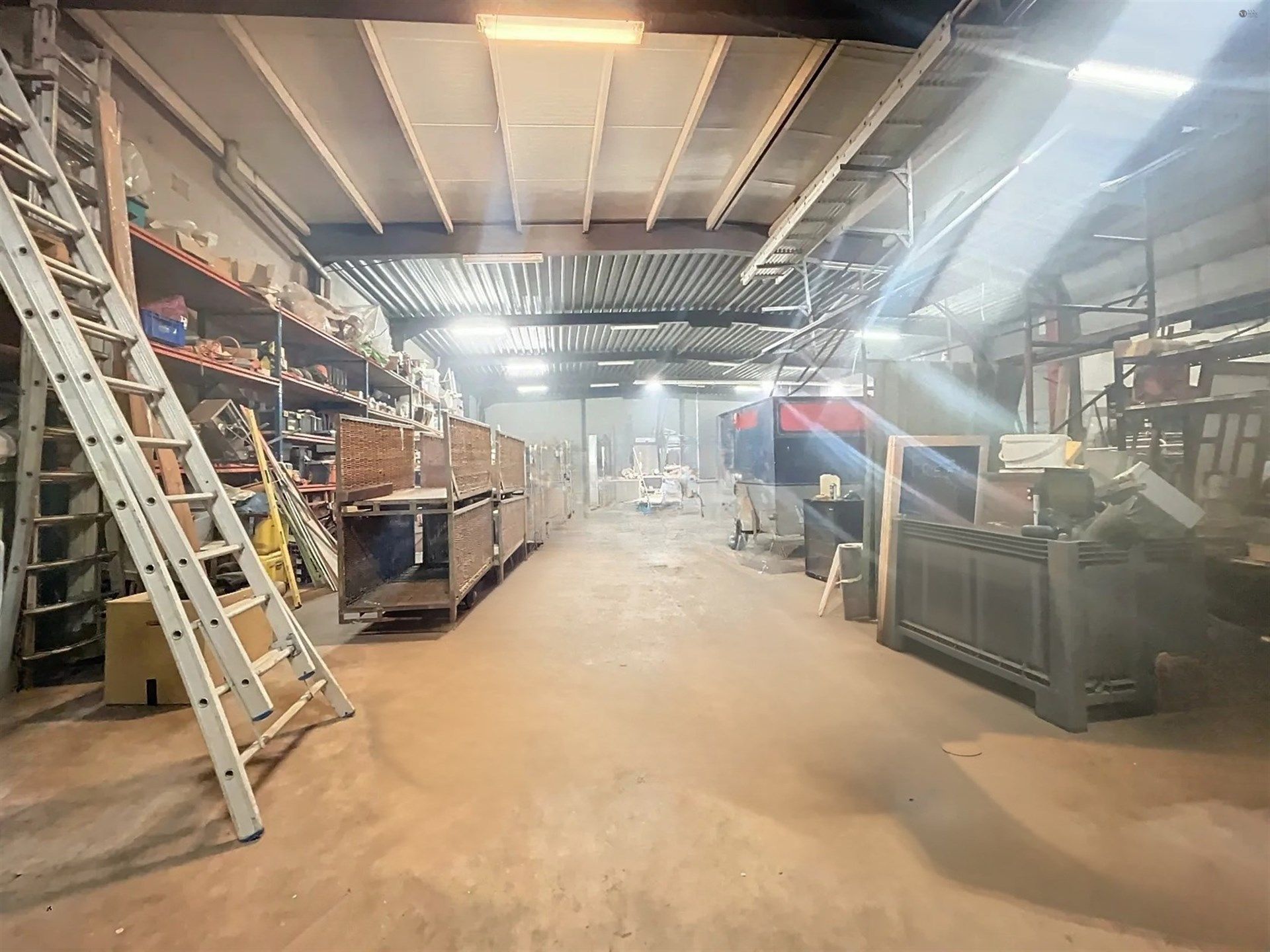 bouwgrond + magzijn ( +- 781m²) op perceel van 1478m² foto 3