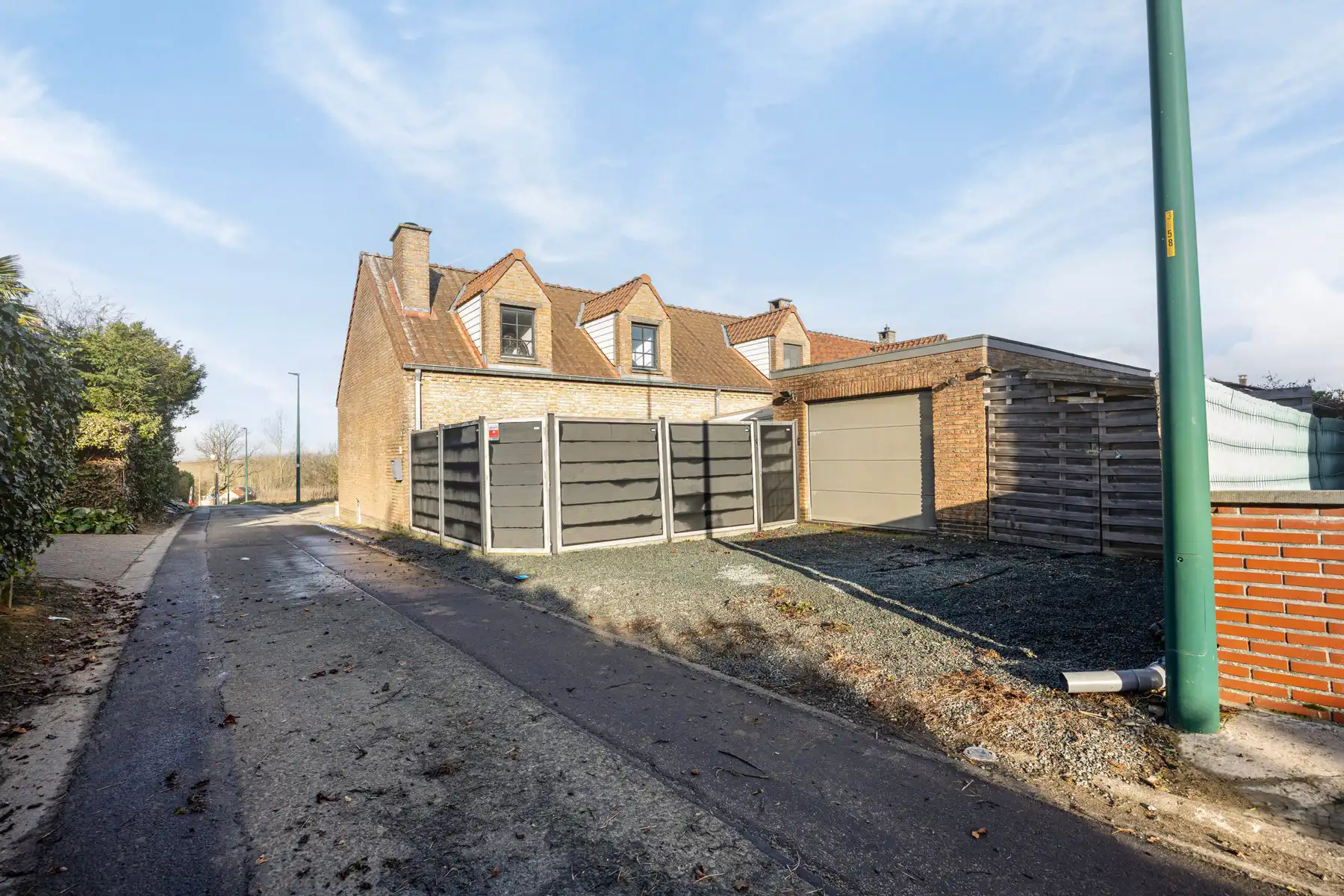 Woning met 4 slaapkamers en garage foto 2