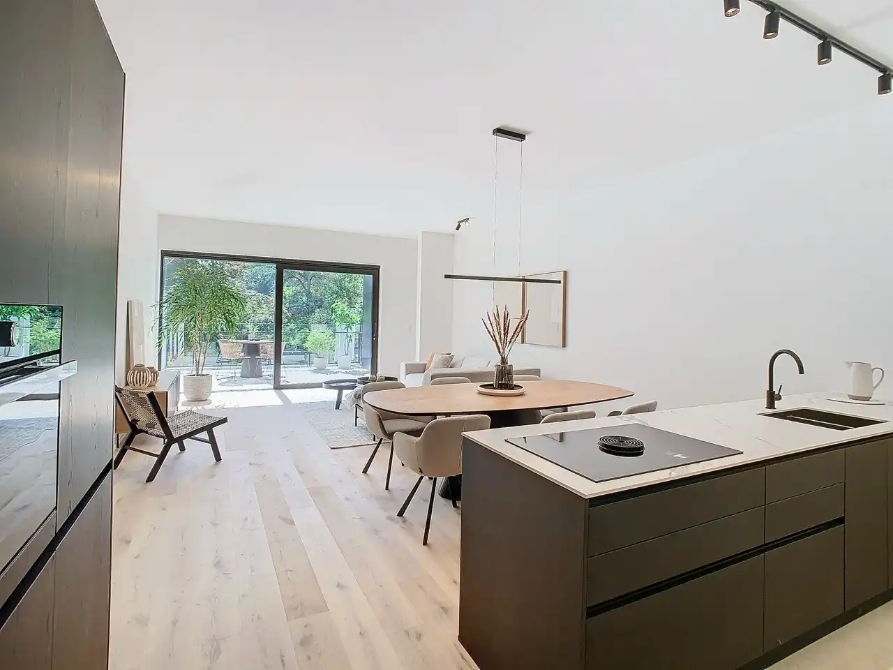 3 SLK APPARTEMENT IN BILZEN CENTRUM foto {{pictureIndex}}