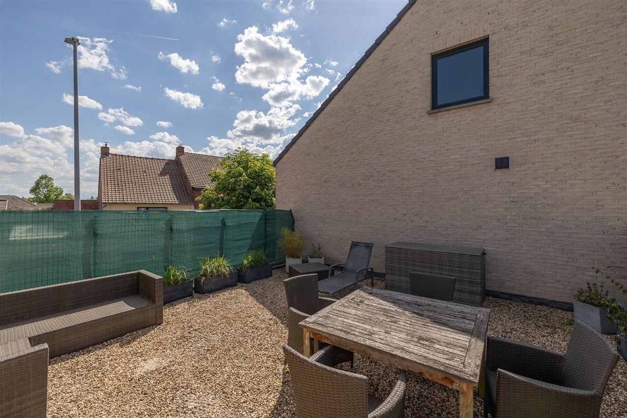 Royale duplex met terras en garage foto 25