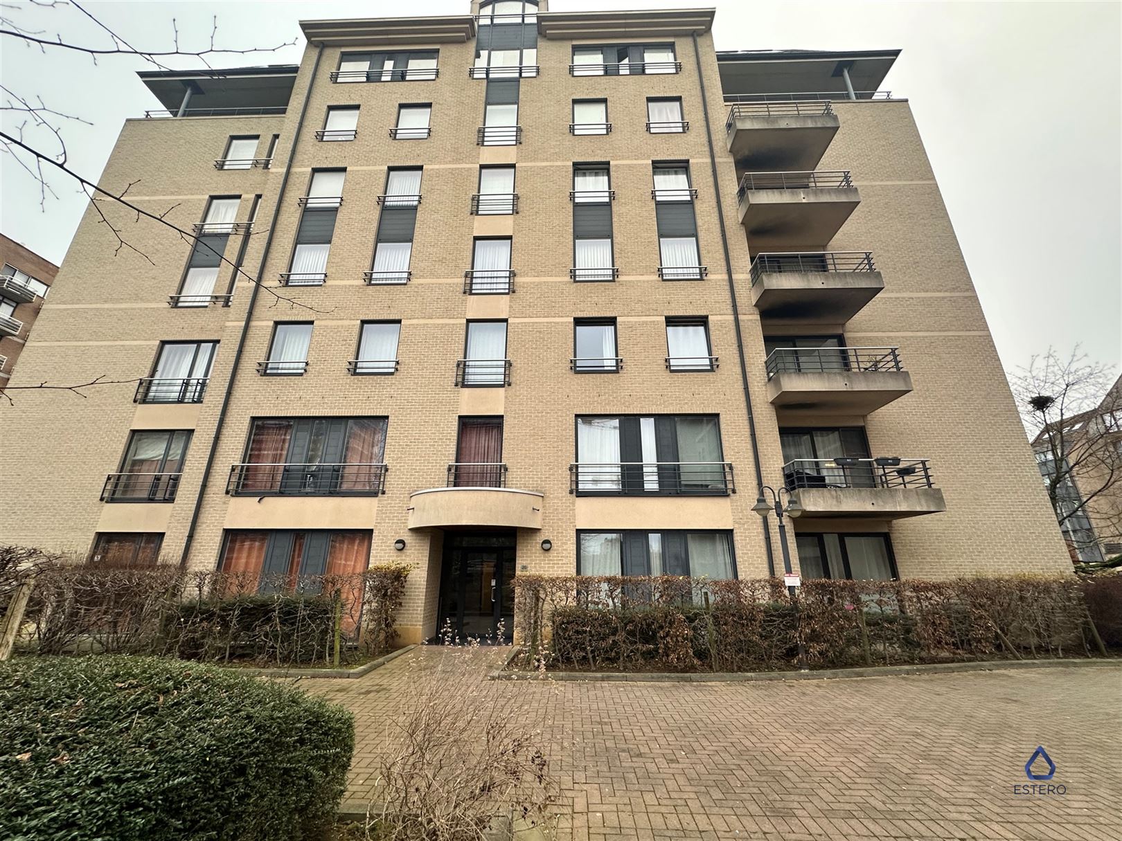 Ruim 3-slaapkamerappartement met zuidgericht terras foto 17
