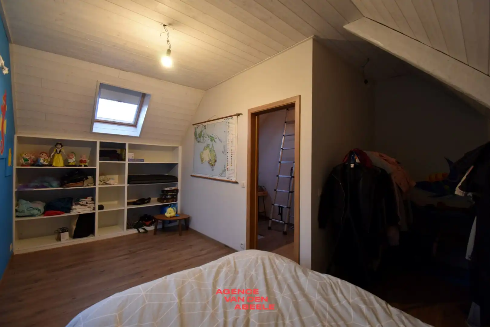 Charmante half-open bebouwing met 4 slaapkamers en tuin foto 19