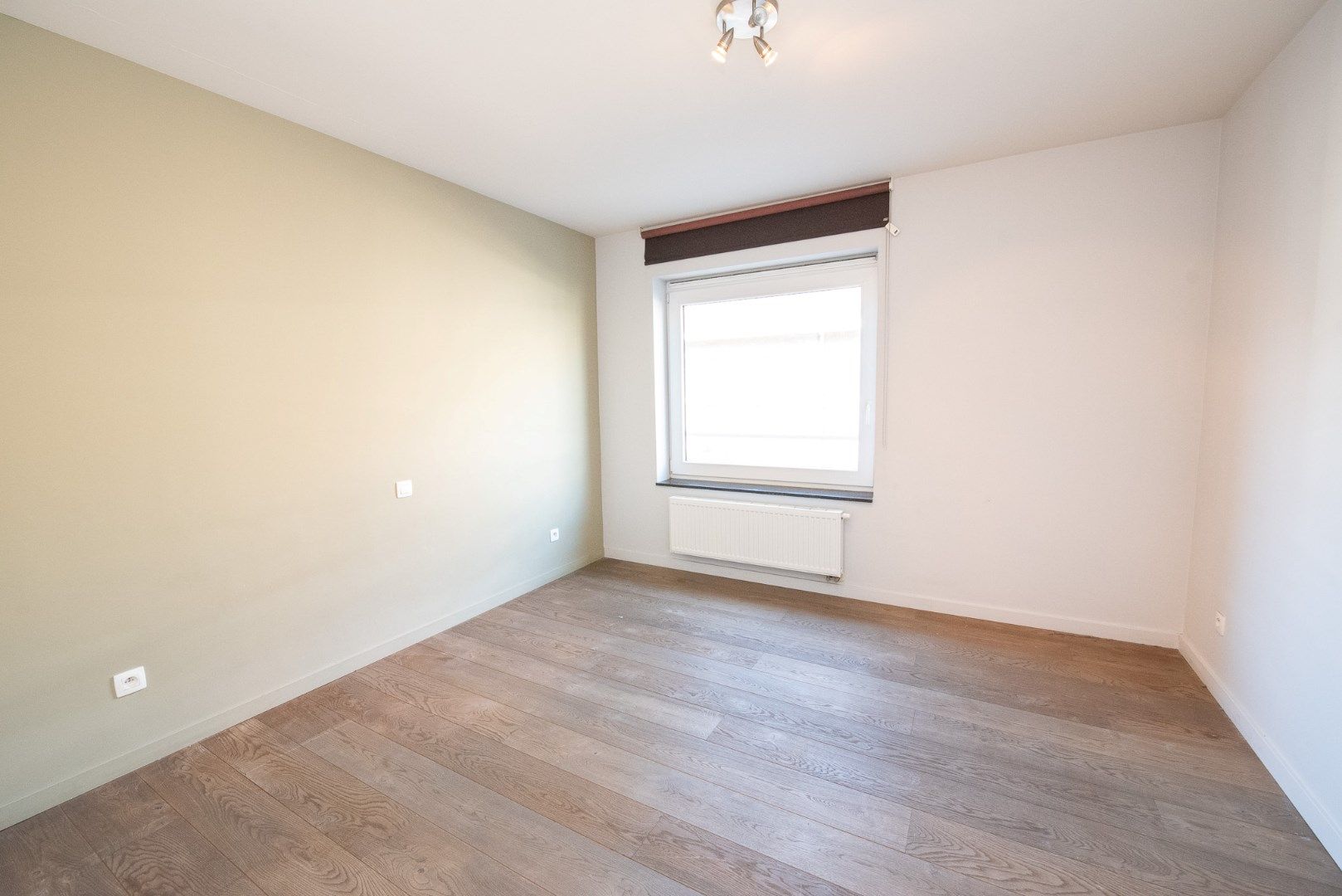 Mooi afgewerkt appartement TE HUUR nabij centrum van Desselgem in 'residentie Briek Schotte'.  foto 11