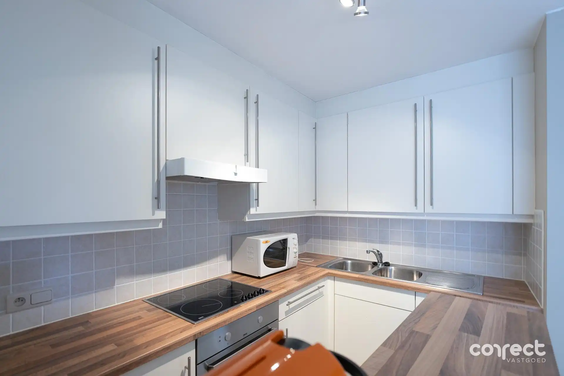 Instapklaar appartement met 2 slaapkamers en terras. foto 4