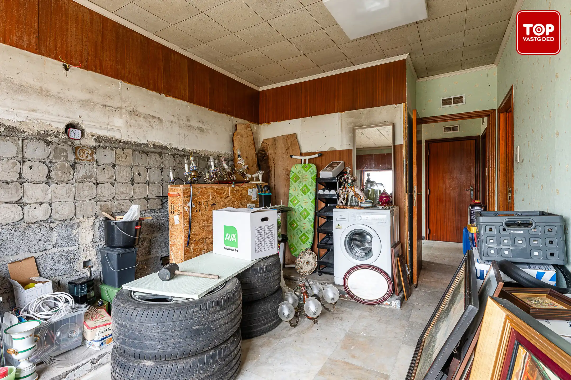 Te renoveren woning met enorme loods foto 19