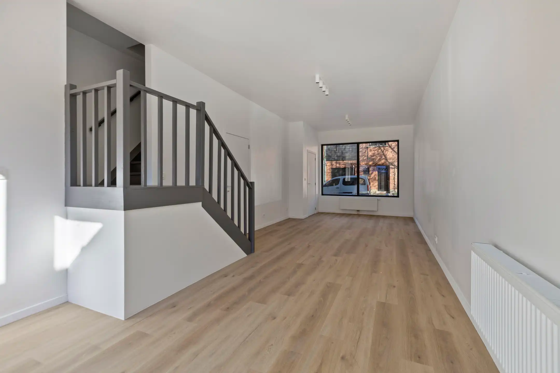 Woning met 4 slaapkamers, 2 badkamers en 2 autostaanplaatsen foto 3