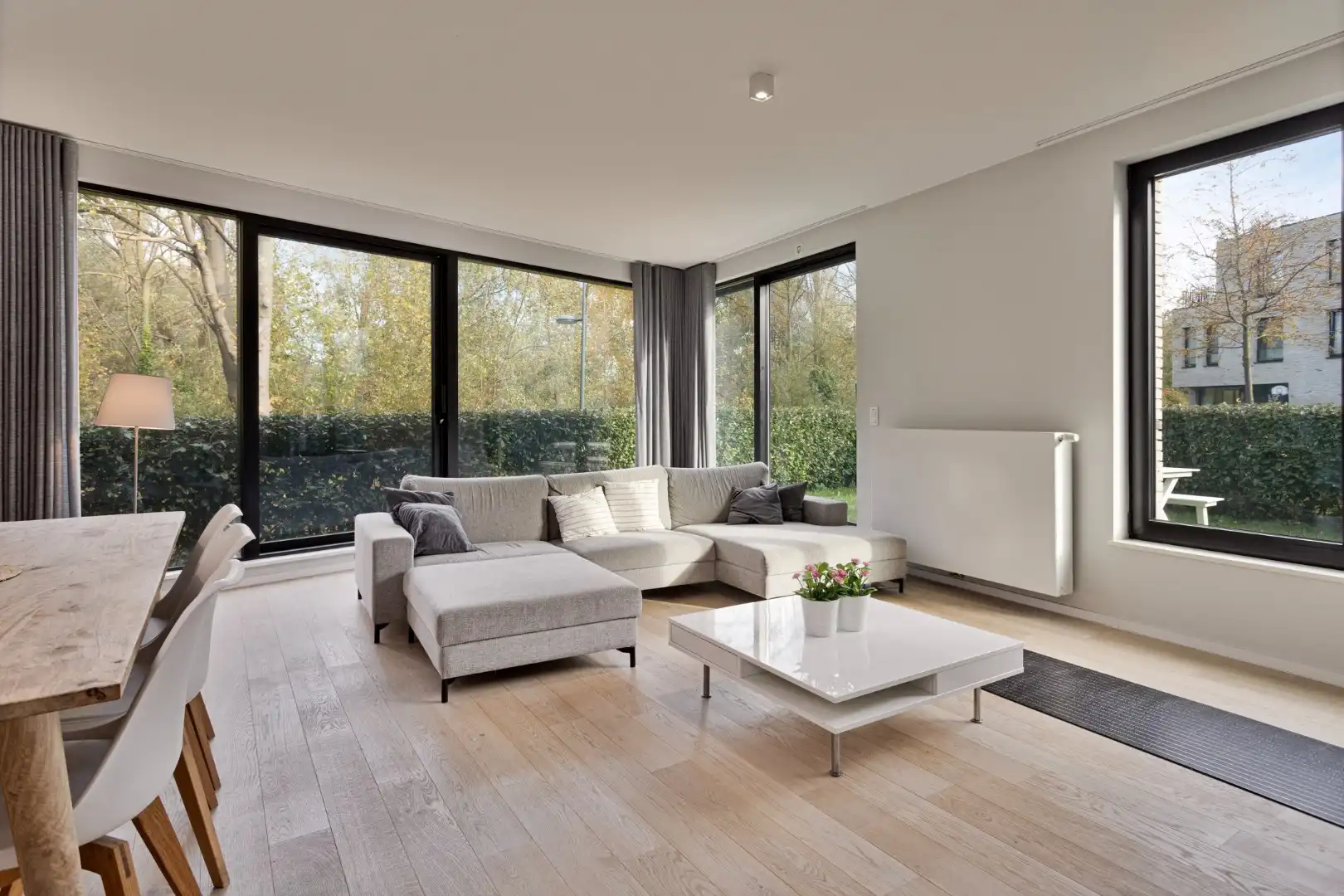 3- slaapkamer appartement gelegen te midden van het groen met privatieve tuin. foto 7