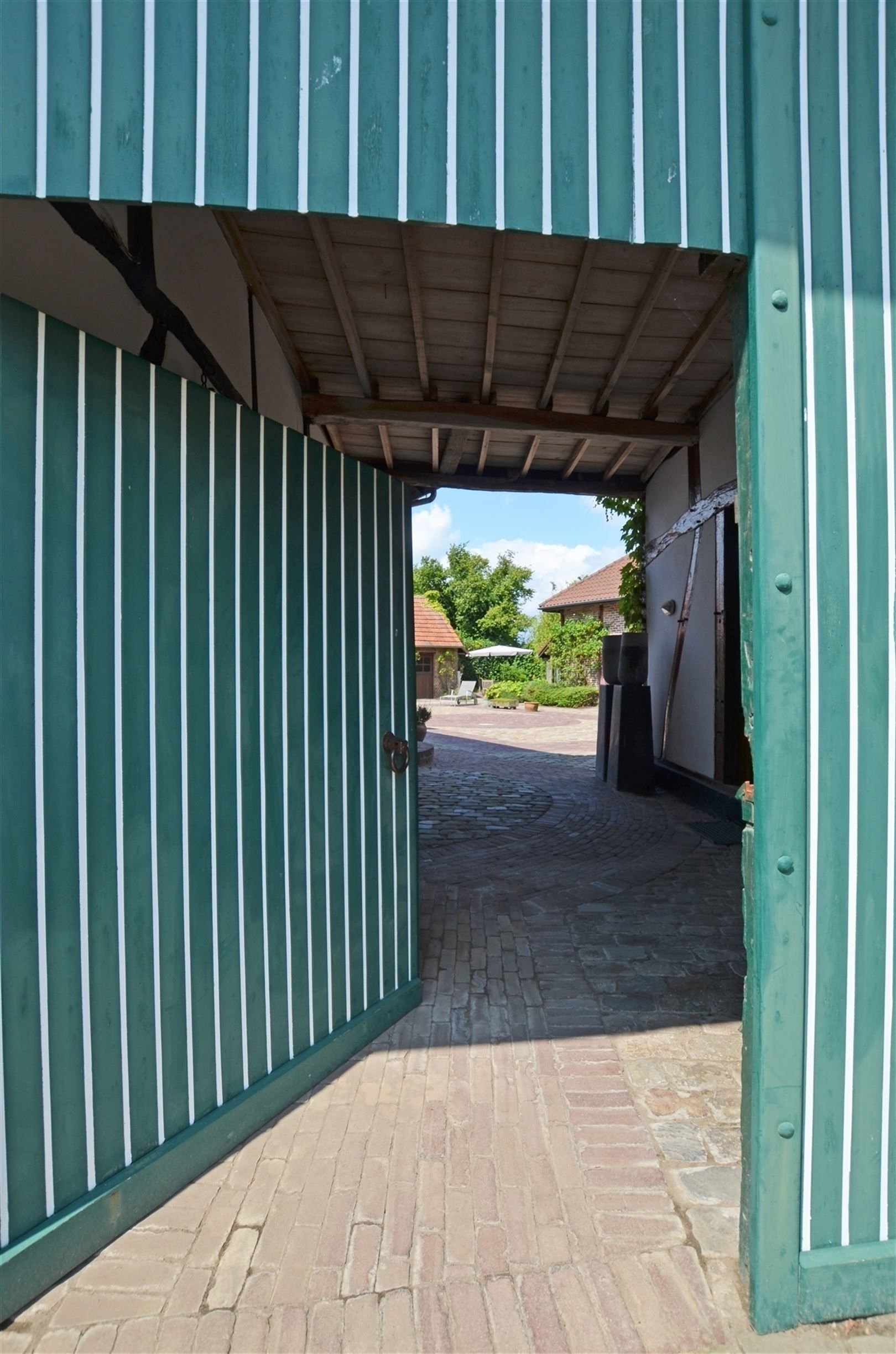 Landelijk gelegen vierkantshoeve op ±1.4Ha foto 36