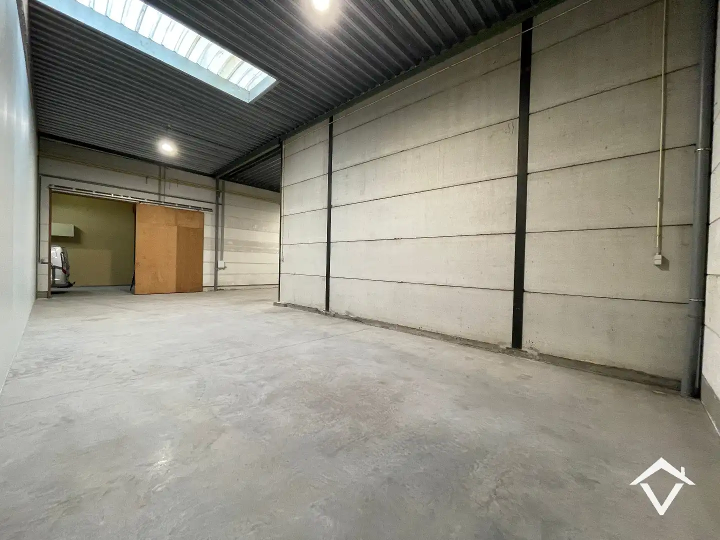 Ruime loods van 198 m² te Ooigem foto 3