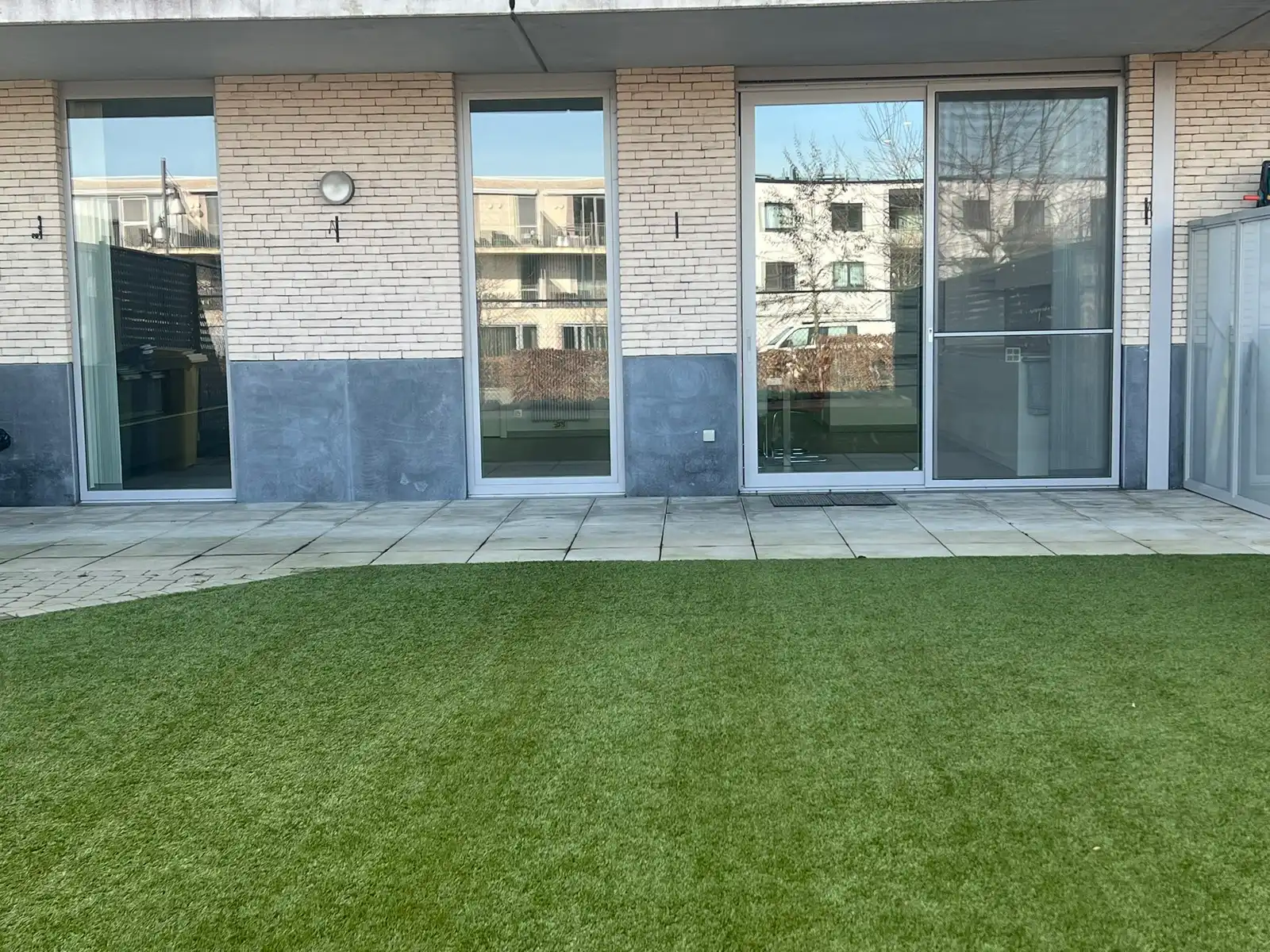 Ruim gelijkvloers appartement  met tuin op topligging. foto 14