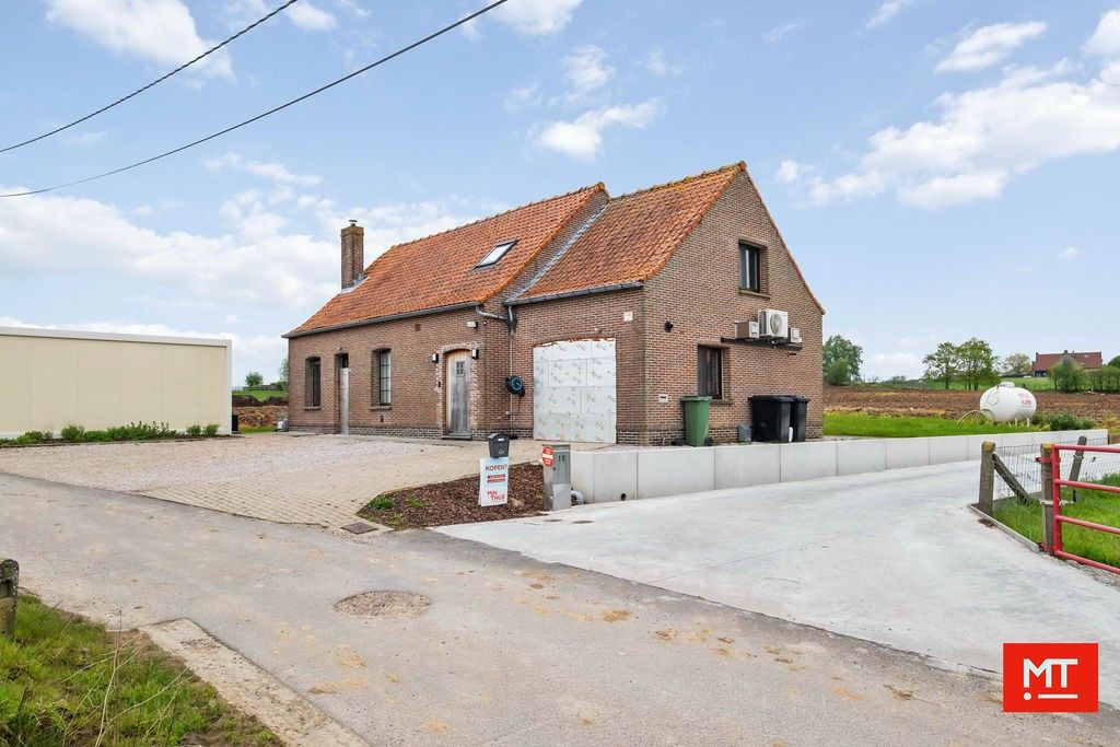 Alleenstaande woning met 3 slaapkamers en tuin op een landelijke en rustige locatie te Geluveld foto 3