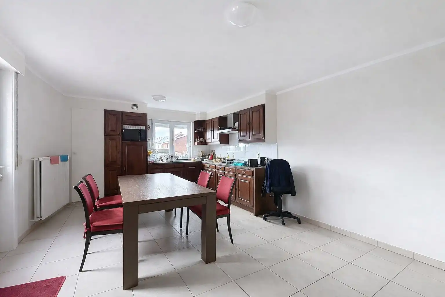 Centraal gelegen woning met terras en 1 slaapkamer foto 3