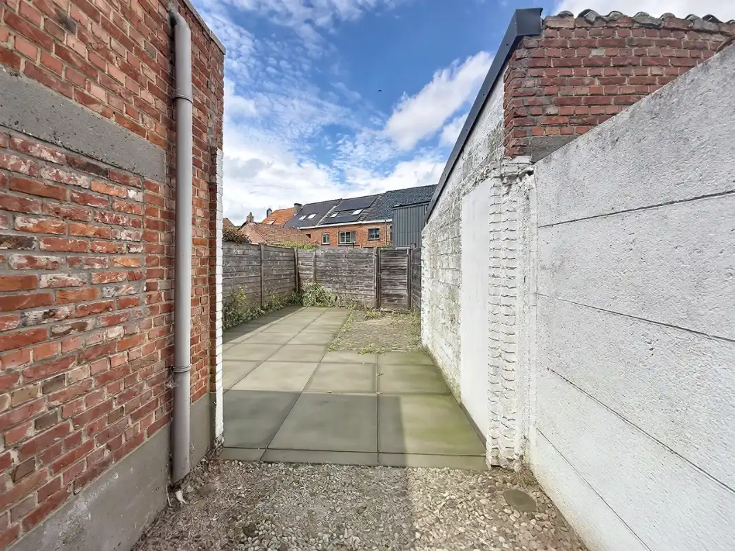 Instapklare starterswoning of interessante investering foto 14