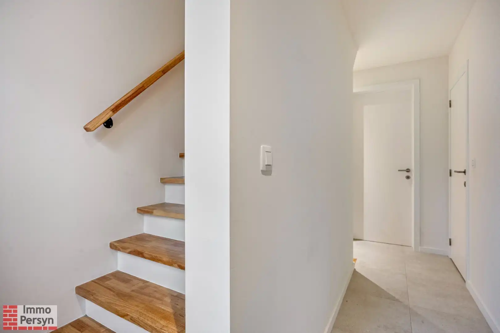 Moderne gezinswoning met 3 slaapkamers en gezellige tuin foto 20