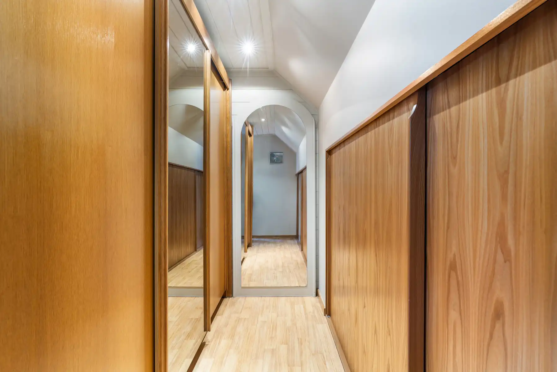 Landhuis met 2 magazijnen, rustig gelegen op 5.388 m² foto 31