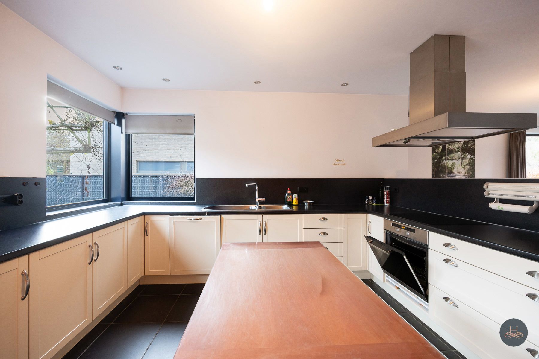 Instapklare open bebouwing met ruime tuin en bijgebouw foto 9