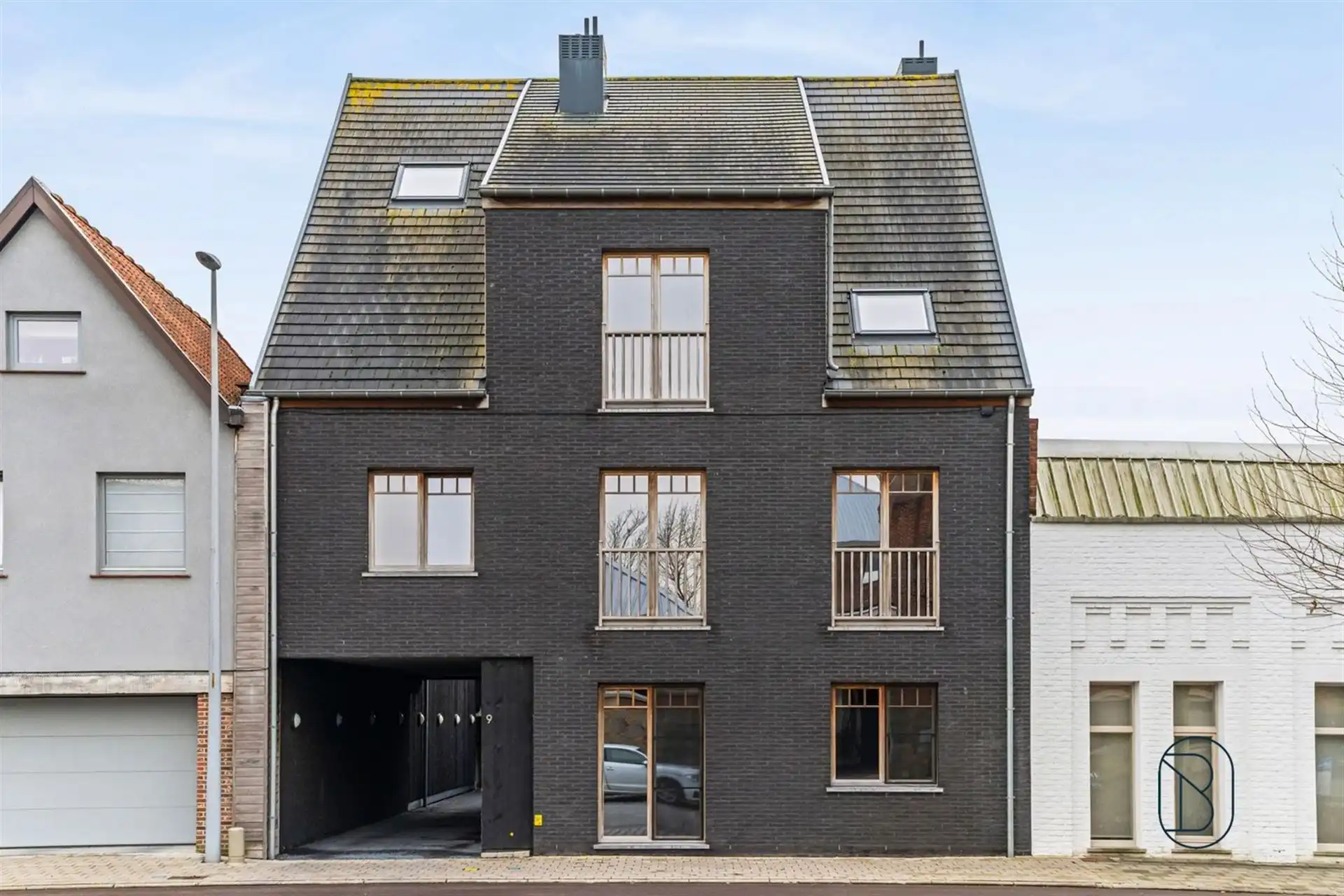 Garage voor 2 auto's in centrum Roeselare met boverberging! foto 2