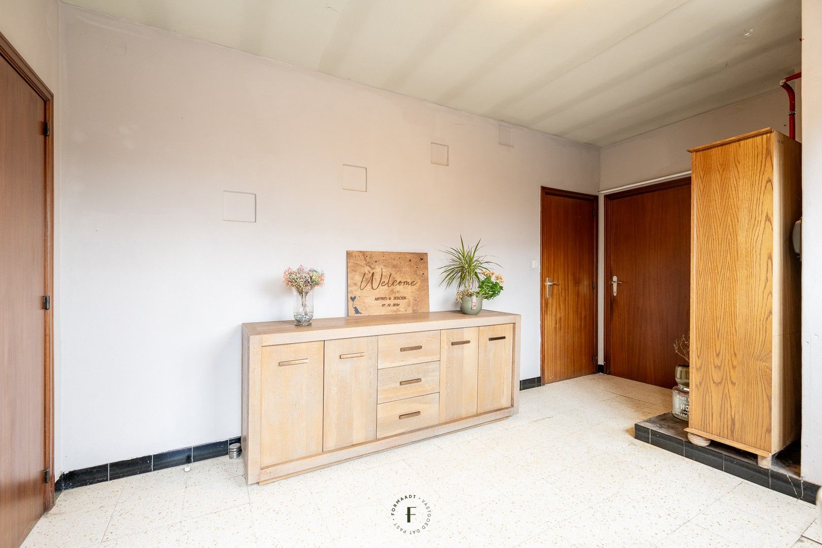 Strategisch gelegen woning met vernieuwde loods op toplocatie in Hooglede foto 10