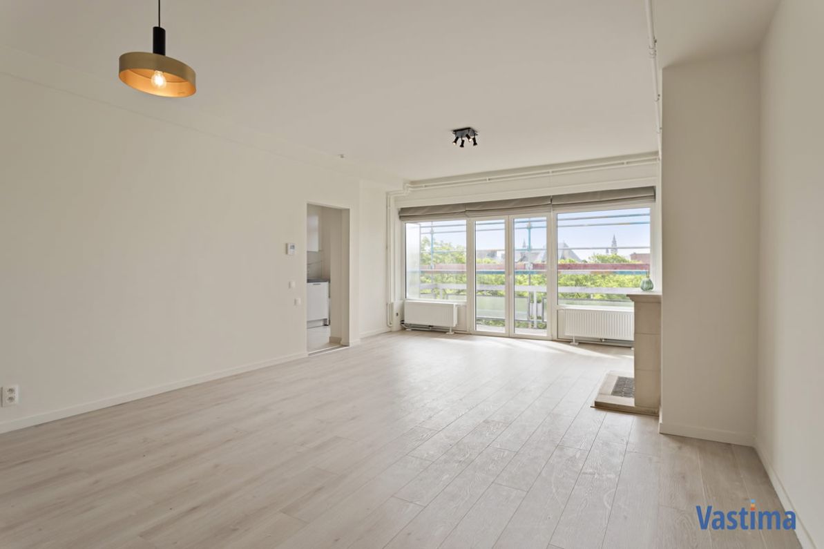 Knap gerenoveerd appartement met staanplaats in centrum Aalst foto 2