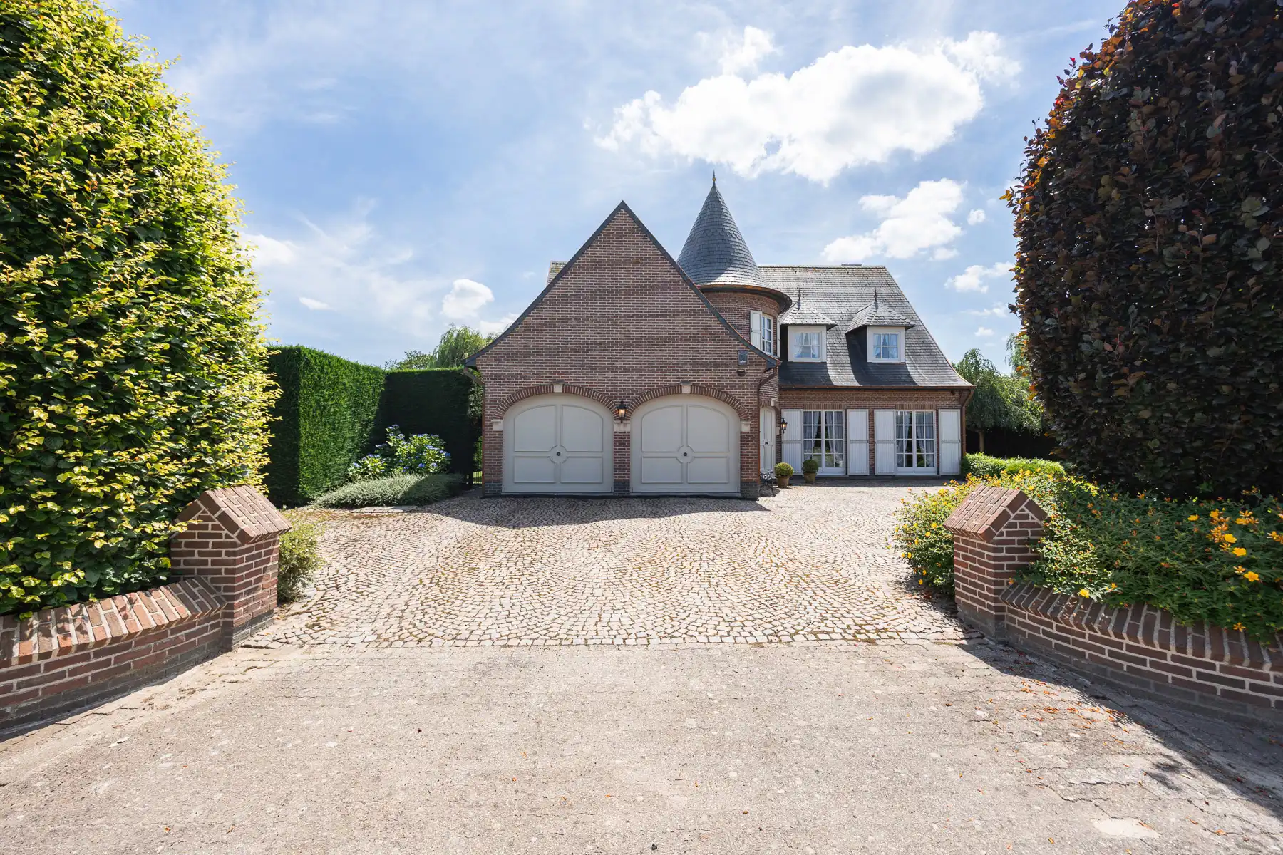 Rustig gelegen, charmante villa met riante tuin en zwembad foto 2