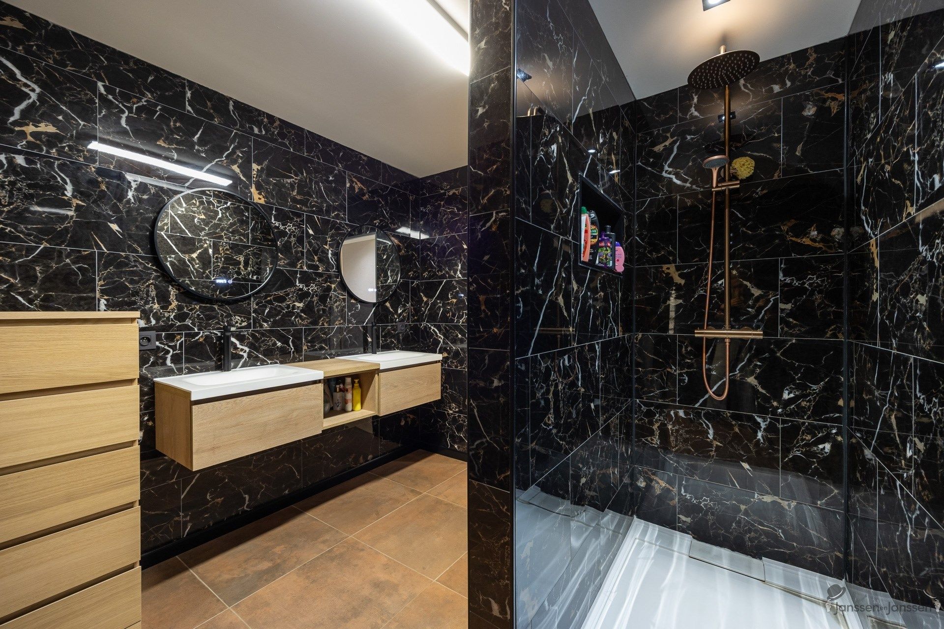 Charmante gerenoveerde woning te Zoersel foto 13
