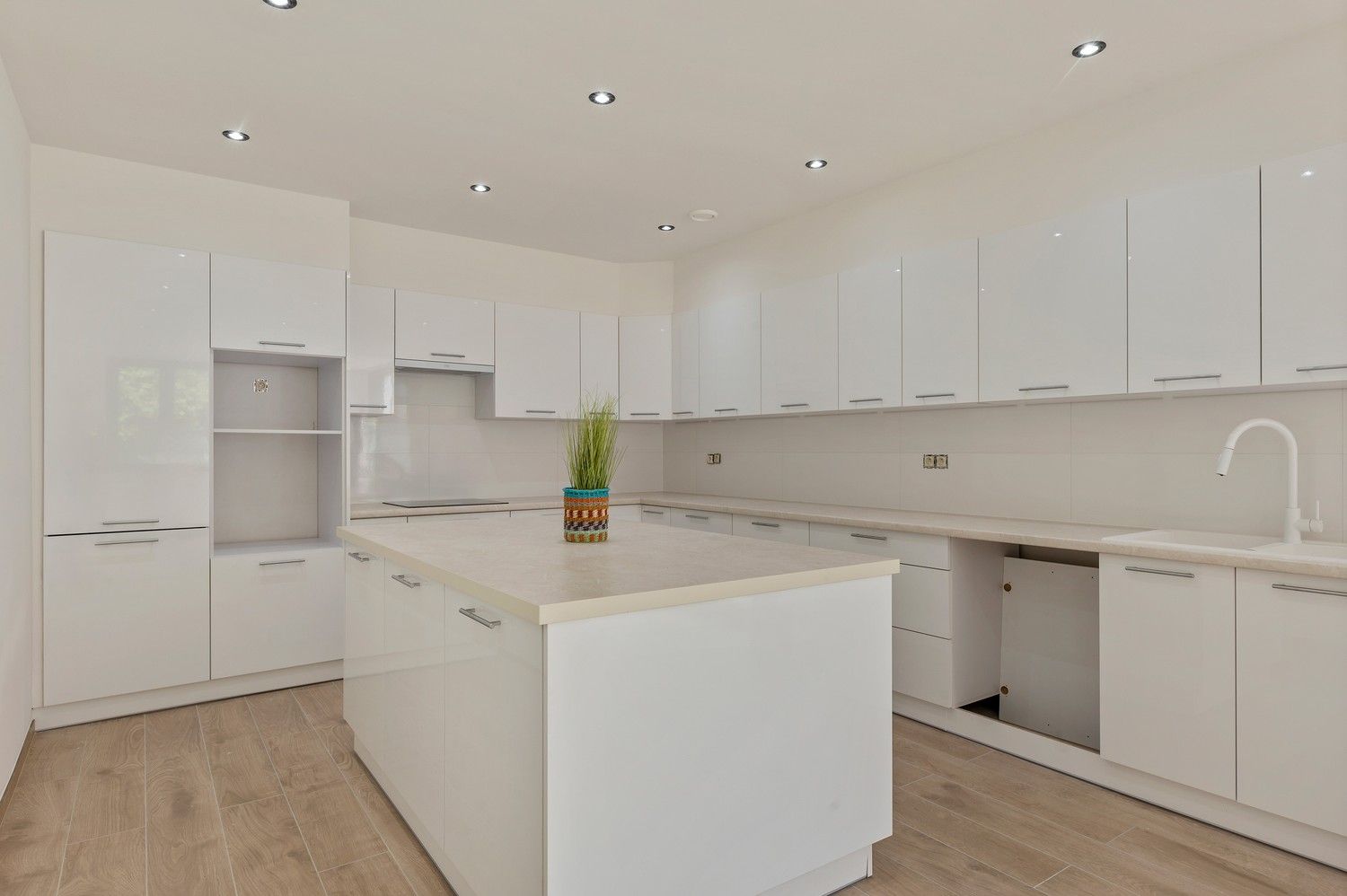 Instapklare woning o.a. 3 slaapkamers. foto 6
