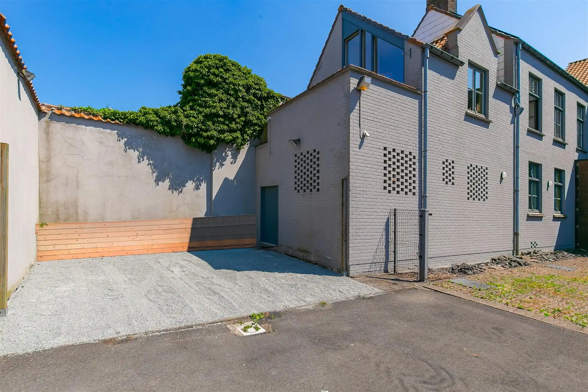 Cetraal gelegen modern appartement te Eernegem. foto 11