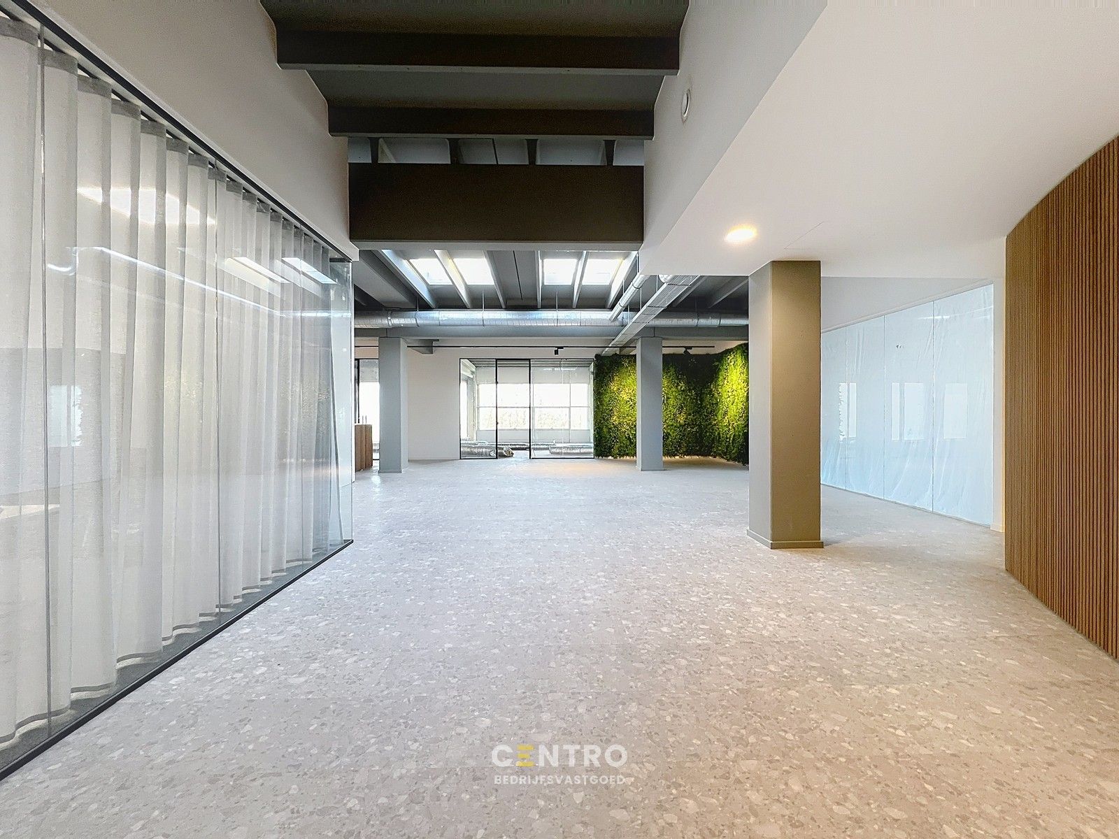 Energiezuinige, vernieuwde SERVICED kantoorruimte op Ieper Business Park! foto 4