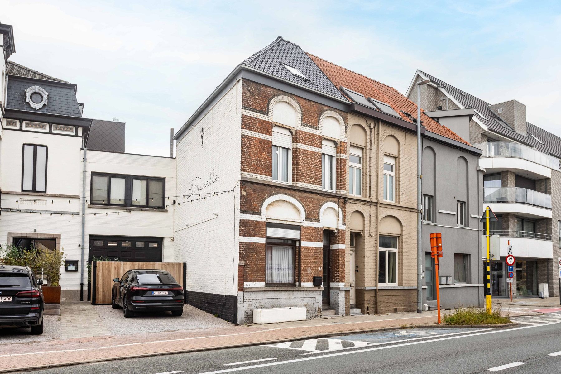 Hoofdfoto van de publicatie: Te koop - te renoveren woning in Deinze
