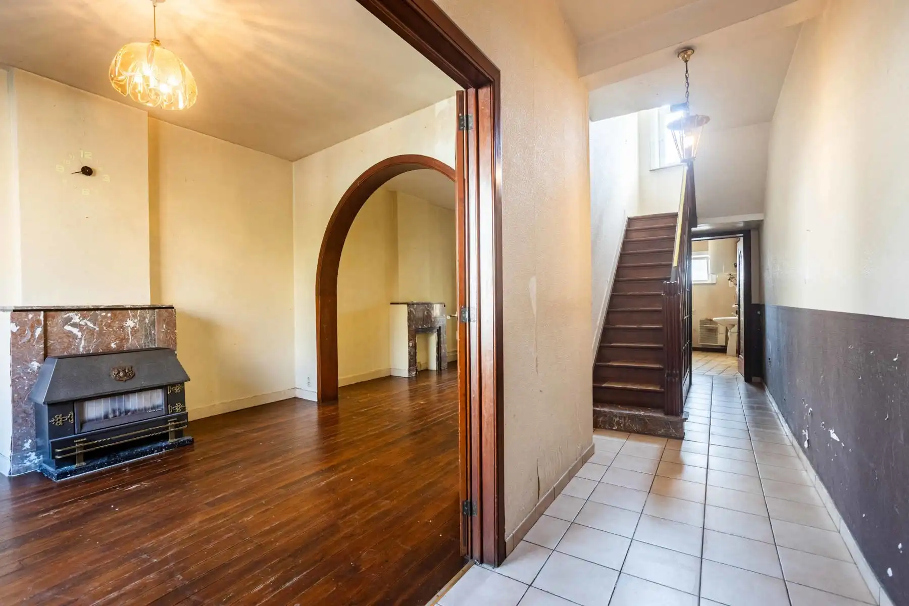 Te renoveren woning op topligging te Aalst!  foto 3